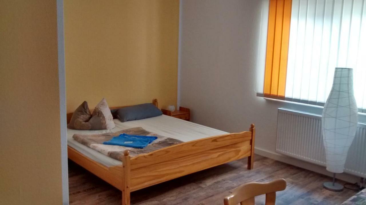 Zimmervermietung Schoenfliesser Stuben Auch Fuer Monteure Eisenhüttenstadt Eksteriør bilde